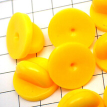 ピンバッジの留め具◆ゴム製キャッチ黄色10個で１セット止具ピンズ用ピンバッチ_画像3