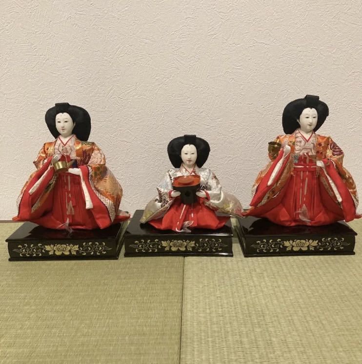 Hina Dolls, три придворные дамы, шоуа в ретро стиле, время года, Ежегодные мероприятия, Фестиваль кукол, Хина Куклы