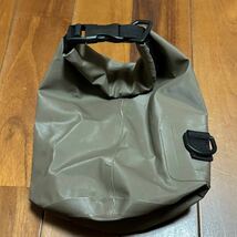 沖縄 米軍放出品 5ive Star Gear RIVER’S EDGE 6L WATERPROOF BAG リバースエッジ 防水 ダッフルバッグ (管理番号A018)_画像9