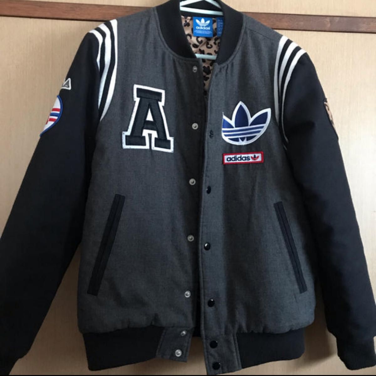 adidas originals ジャケット ブルゾン スタジャン 3本ライン|PayPay