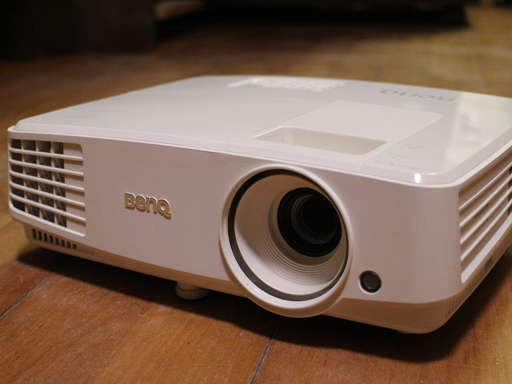 BenQ プロジェクター MW526 3200ルーメンのWXGA