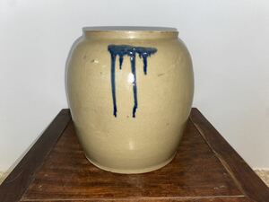 壺　甕　水瓶　瓶　骨董品　置物　インテリア　模様　陶器　花瓶