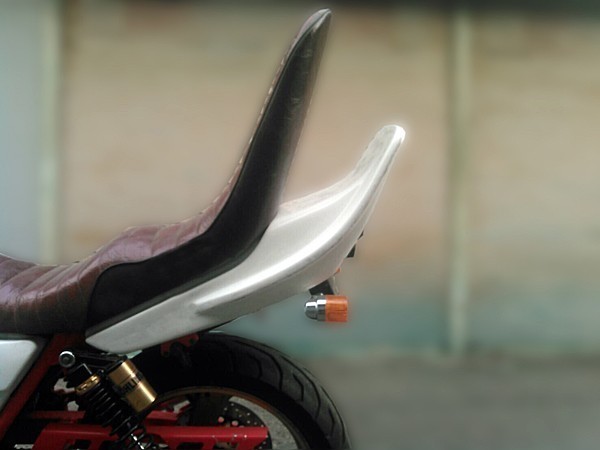 XJR400 テールカウル 新品 新品 (~97年) XJR400 テールカウル 新品 新品 (~97年) カウル、フェンダー、外装 売り出し純正