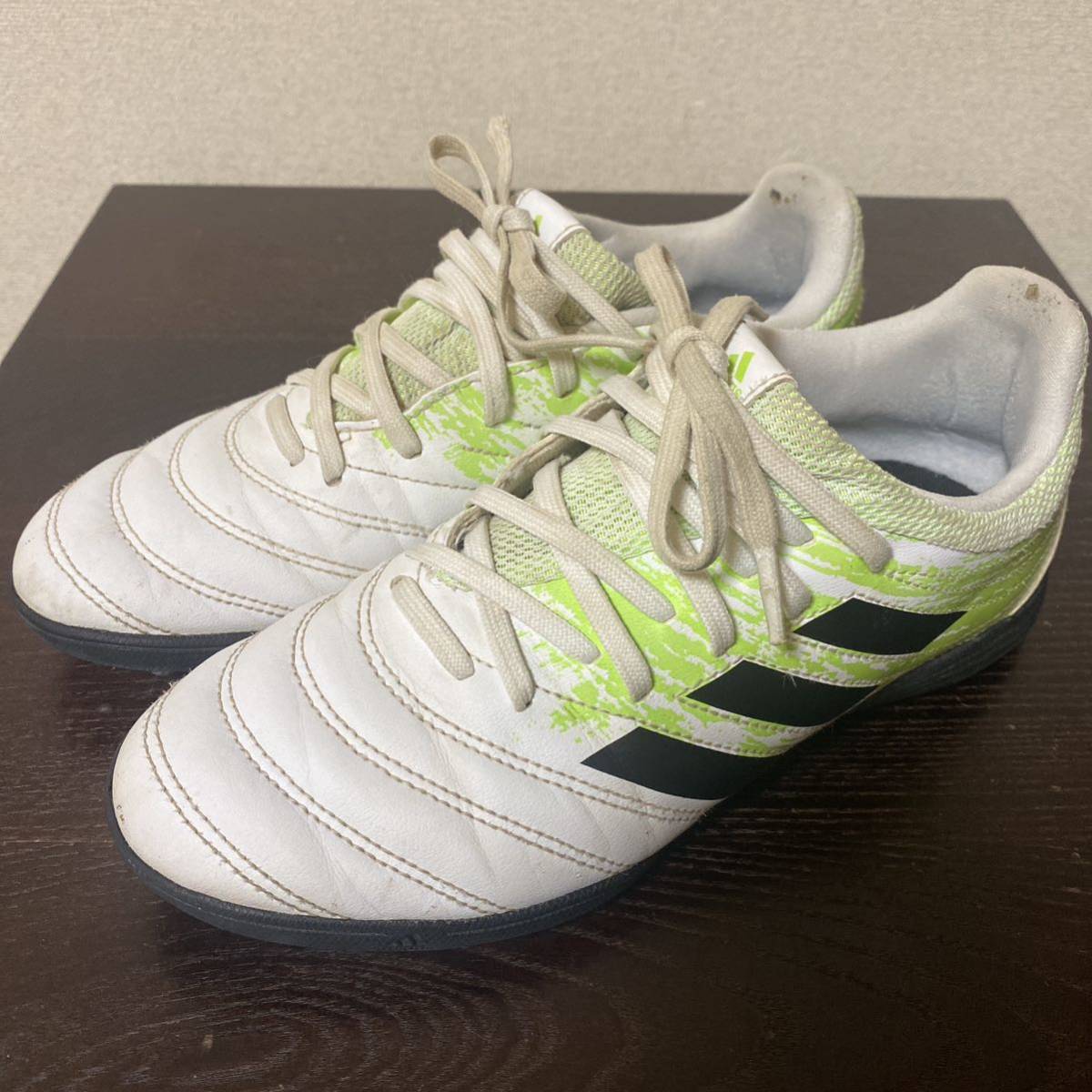 ヤフオク! - 23.0cm(トレーニング シューズ)の中古品・新品・未使用品一覧