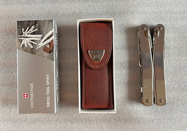 ヤフオク! -「ビクトリノックス レザーケース」の落札相場・落札価格