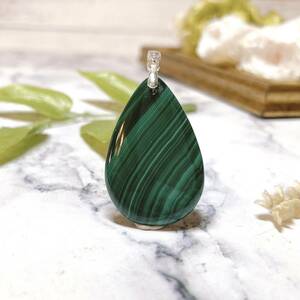 【E4537】マラカイト＊孔雀石＊ペンダント＊Malachite＊Pendant