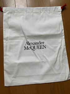 正規 ALEXANDER McQUEEN アレキサンダーマックイーン 付属品 シューズバッグ 保存袋 赤リボン 白 サイズ 縦 43cm 横 35cm