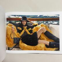 即決★CHANEL シャネル カタログ FALL-WINTER 2022/22 READY-TO-WEAR COLLECTION 本 写真集 ポストカード付き_画像4