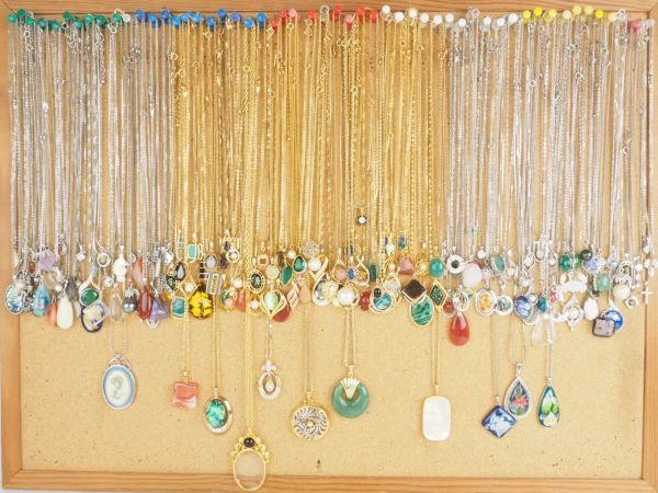 ネックレストップ セットの値段と価格推移は?|309件の売買情報を集計 ...