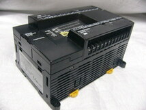 ★未使用に近い★ OMRON PLC CP1E-E40SDR-A 40点入出力CPU装置_画像3