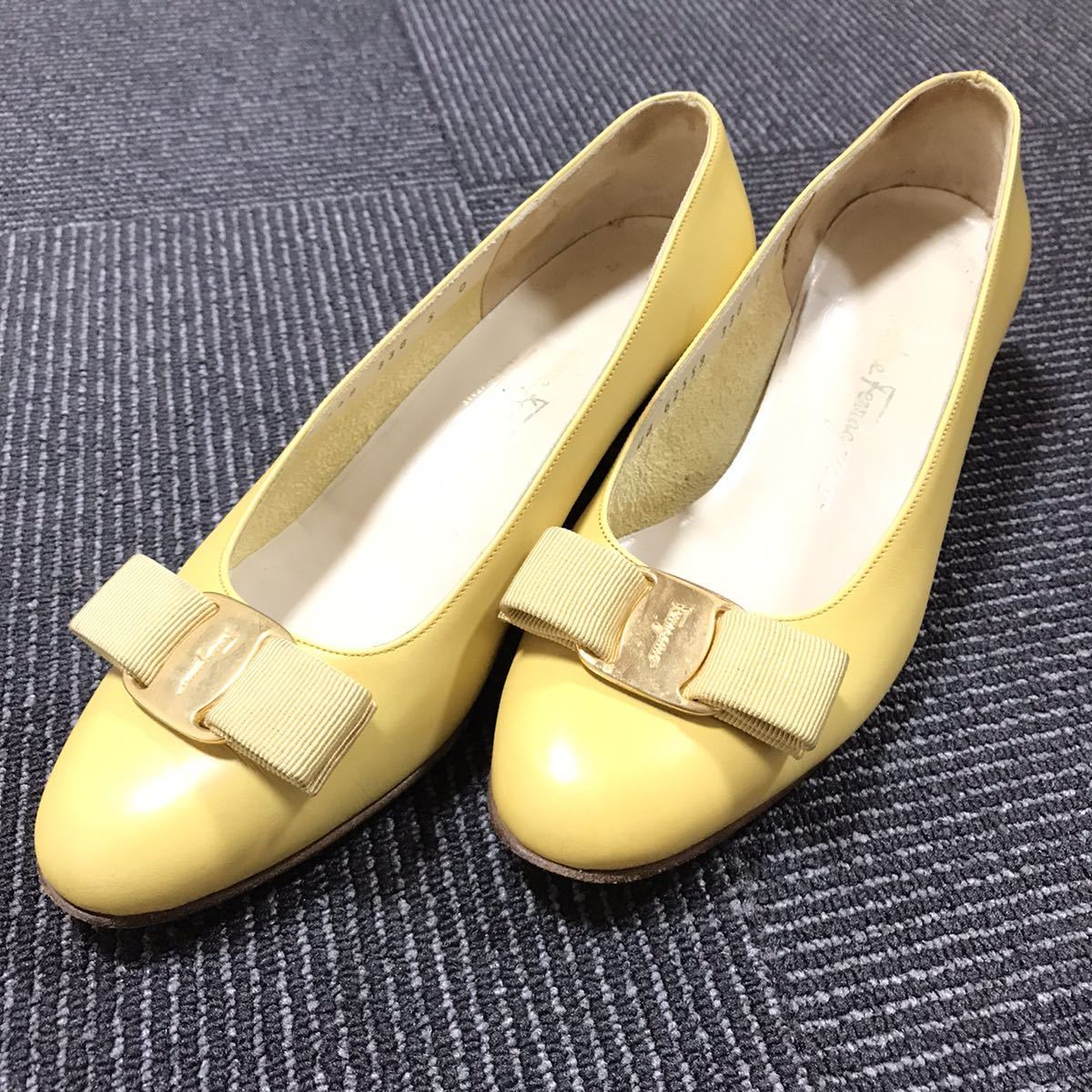 ヤフオク! -フェラガモ 靴 22.5の中古品・新品・未使用品一覧 ヤフオク! -フェラガモ 靴 22.5の中古品・新品・未使用品一覧