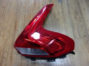 * Volvo V40 MB4164T right tail light *