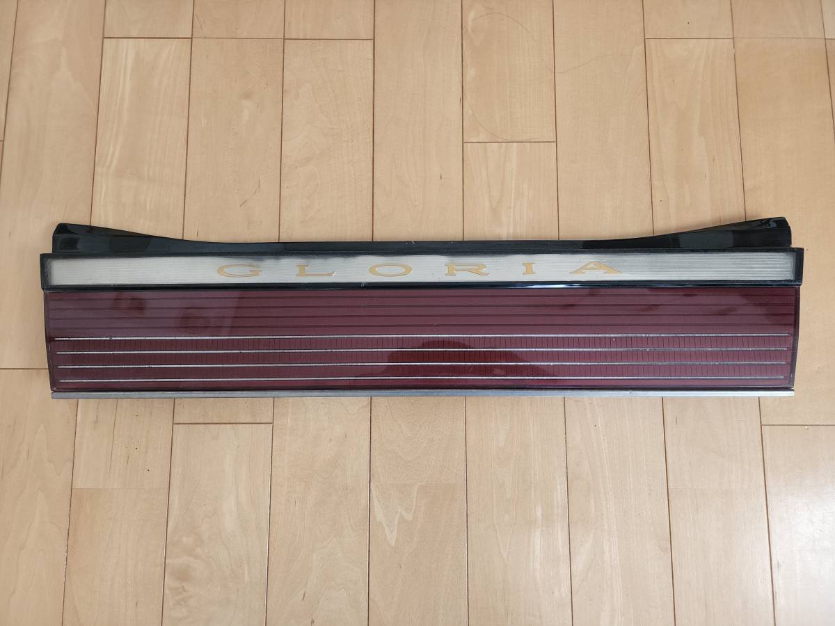 りますが 日産 Y30 グロリア リアガーニッシュ dCosb-m28808506237