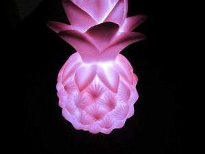 【ピンク】パイナップル　テーブルライト