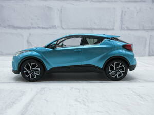 ミニカー　1/30　トヨタ　C-HR　CHR　前期　ラディアントグリーンメタリック　ディーラー展示用　色見本　カラーサンプル　モデルカー