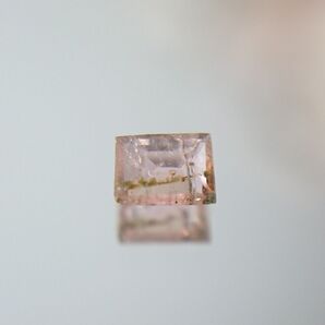 ヴェイリネナイト 0.04ct 1160