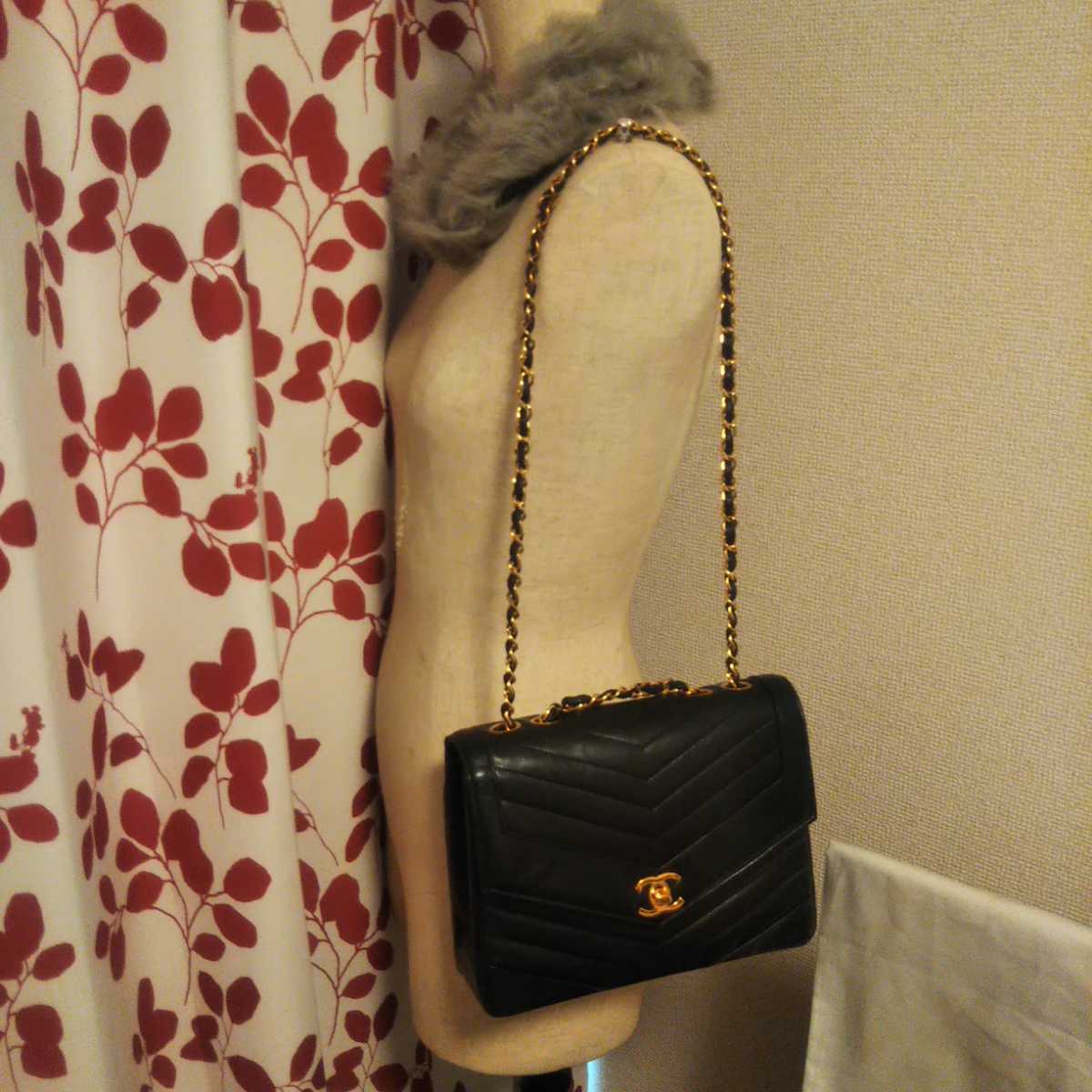 ヤフオク! -「シャネルバッグvステッチ」(シャネル) (し)の落札相場 ...