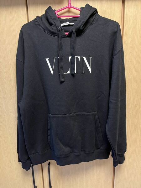 正規 20SS VALENTINO ヴァレンティノ 白 VLTN ロゴ プルオーバー フーディー パーカー 黒 S VV3MF14F3TV