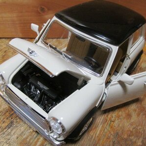 《全国一律送料800円》 超希少 １／１８ ミニクーパー 1969年 ベージュ色 Mini Cooper ミニの画像9