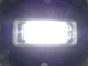 激白光！ LED ナンバー灯 ライセンスランプ　トヨタ　86 ハチロク ZN6 交換式