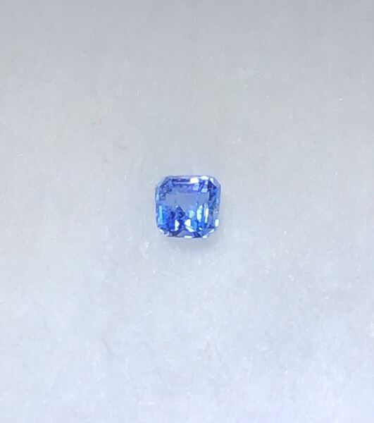 【鑑別書付き】高彩度特濃 ジェレメジェバイト 0.07ct 【アイクリーン】