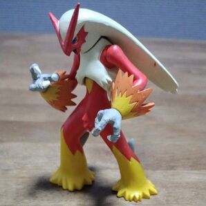 Pokemon モンコレ バシャーモ アクション フィギュア