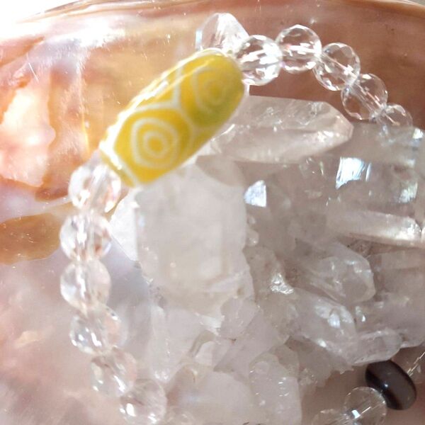 レモン色の龍眼天珠さんのブレスレット