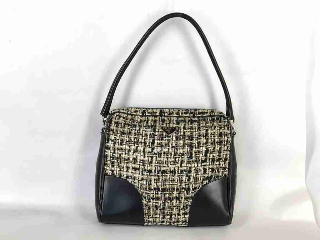 PRADA ショルダーバッグの値段と価格推移は?|4,815件の売買情報を ...