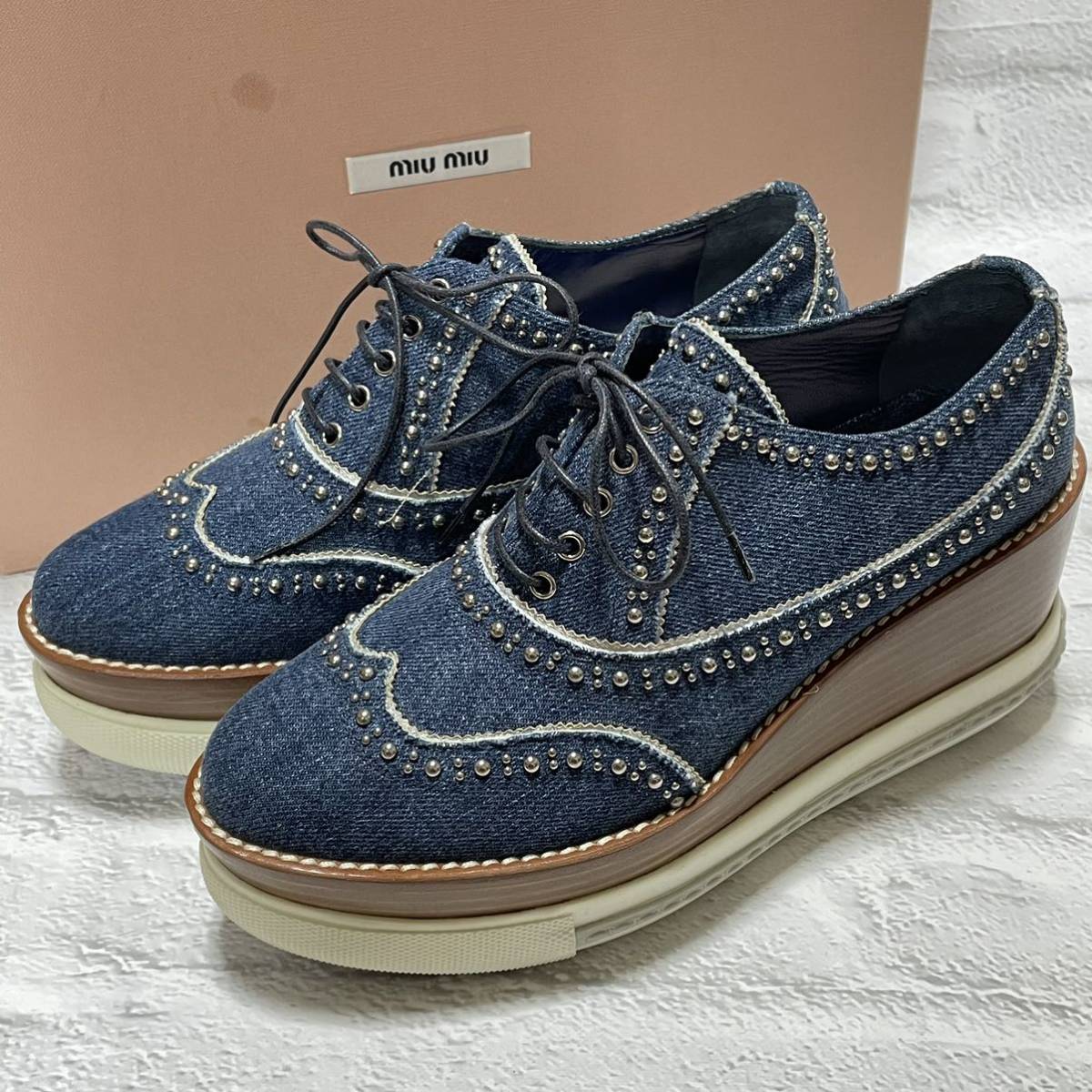 miumiu シューズの値段と価格推移は?|905件の売買情報を集計した ...