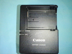 C004-01-⑧ Canon made charger LC-E8( outlet direct attaching type )