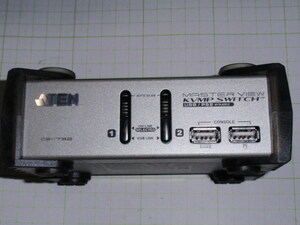 ATEN-2　ATEN製2ポート PS/2-USB VGA/オーディオ KVMPスイッチ CS1732 