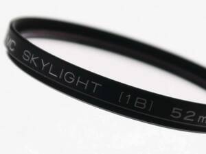 ケンコー（Kenko）　レンズ保護フィルター　MC スカイライト（1B）：弱紫外線カット　52mm　つや消し黒　ガラス製　日本製　迅速発送　美品