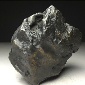 隕石・鉄隕石・磁石にくっつく・原石 マダガスカル 重さ約3166グラムの画像1