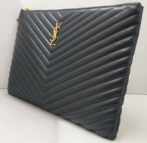 YVES SAINT LAURENT イヴ・サンローラン　PLB440222.0817 クラッチ　バッグ　レザー　ブルー系　紺　Vステッチ　箱付　保存袋付　鞄_画像2