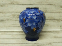 深川製磁 瑠璃葡萄 壺 花瓶 花生 高さ:29cm 直径:22cm 青色 金線 ゴールドライン 付属品は画像の物が全てです_画像1