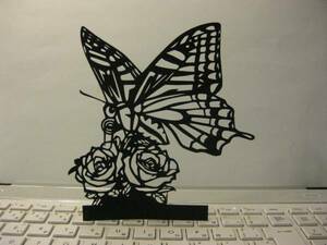 立つ切り絵　アゲハ蝶とバラ　壁飾りにも