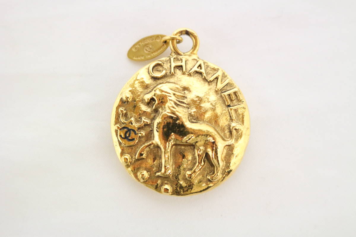 ヤフオク! -「ライオンネックレス」(シャネル) (ブランドアクセサリー