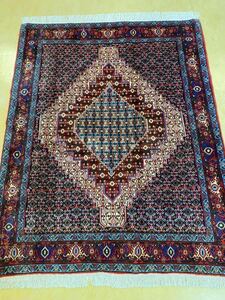 ペルシア絨毯 サナンダッジ産 手織り 154 × 124cm　　　　ウール100% インテリア 高級ラグ Persian carpet 美品 ★ 新品未使用 ★