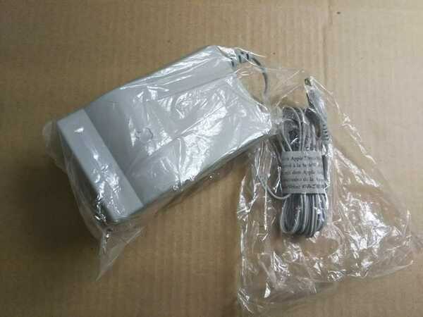 ●送料無料 アップル ACアダプター(未使用保管品) Style Writer Power Adapter AC100V～ 出力9.5V 1.5A マッキントッシュ(MODEL No.M8010J)