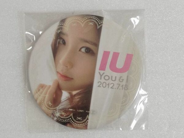 【送料無料】未開封 IU You＆I 発売日 缶バッチ 2012年7月18日 公式グッズ 缶バッジ 日本 即決