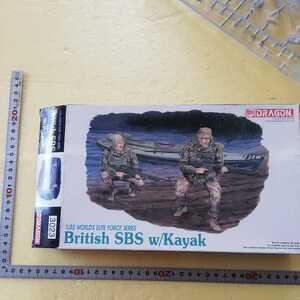 ☆地　3023 1/35 ドラゴン　イギリス　SBS スペシャル　ボート　サービス　兵士２名　カヤック