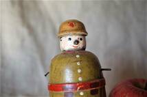 戦前の兵隊人形 トコトコ人形 木製玩具 坂を下る人形 木製人形 動く人形 兵隊さん とことこ 昭和玩具 おもちゃ 難あり 木の人形 レトロ _画像5