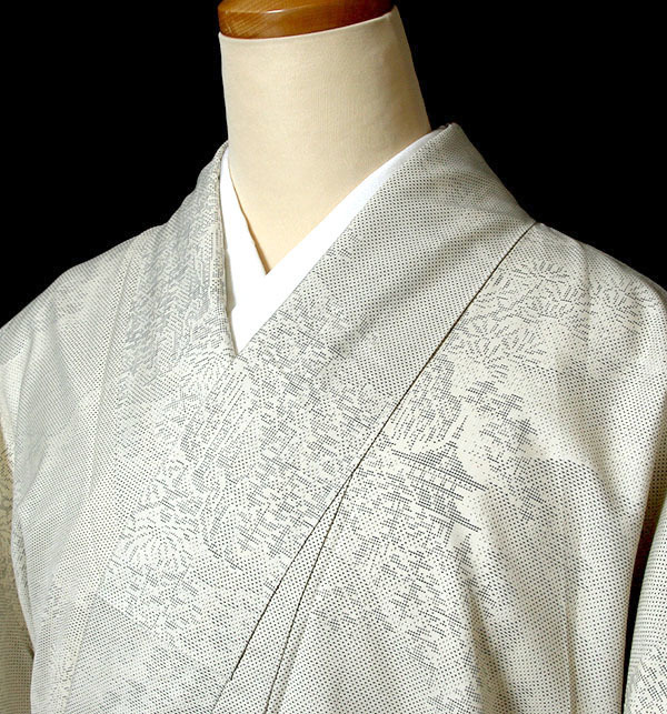 6590 ゆったり寸 本場白大島紬 総蚊絣 経緯絣 美品|PayPayフリマ