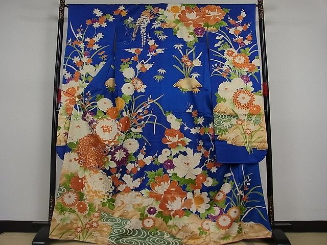 着物屋こころ 豪華振袖 駒刺繍 笹梅菊文 金彩 着丈165.5cm 裄丈66.5cm
