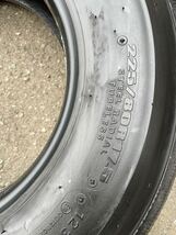 DUNLOP トラックバス用 SP 122 225/80R17.5 123/122L 225/80/17.5 ダンロップSP122 2020年製　イボ付き　　新品同様　　1本値段_画像3