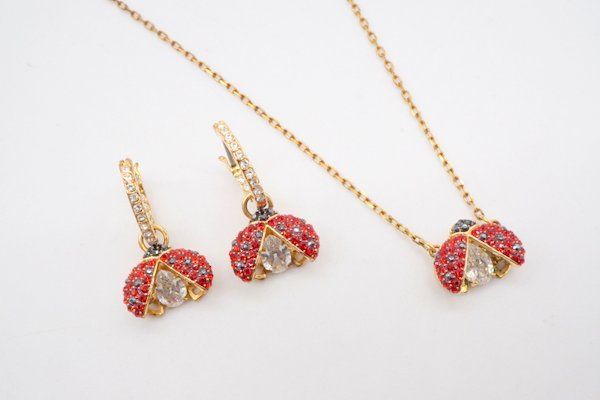 ヤフオク! -スワロフスキー てんとうむしの中古品・新品・未使用品一覧