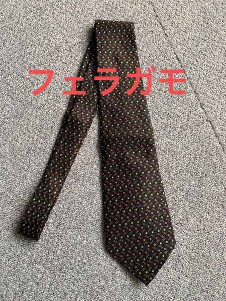 フェラガモ イタリア製 MADE IN ITALY ネクタイ Salvatore Ferragamo