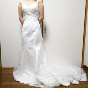  white. wedding dress 