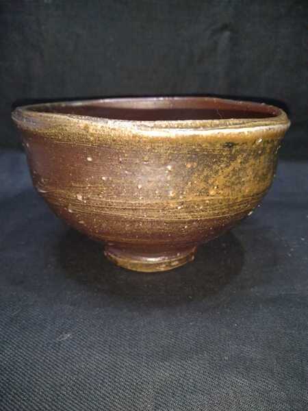 備前焼 抹茶碗(高さ8cm 口径13cm 高台径5cm) 紙箱付き 送料は無料!!