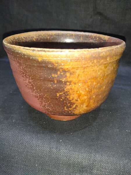 備前焼 抹茶茶碗(高さ8cm 口径11cm 高台径5cm) 紙箱付 送料は無料です